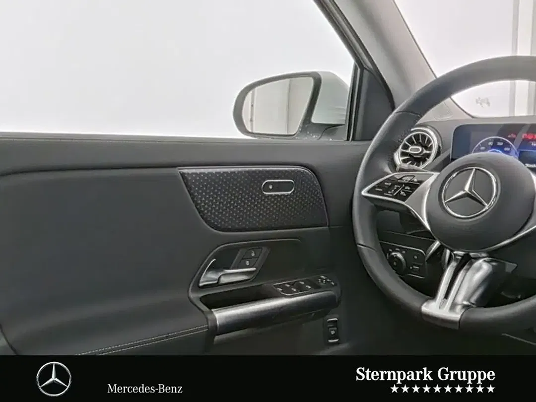 Mercedes-Benz EQA 250 - Thumbnail 9