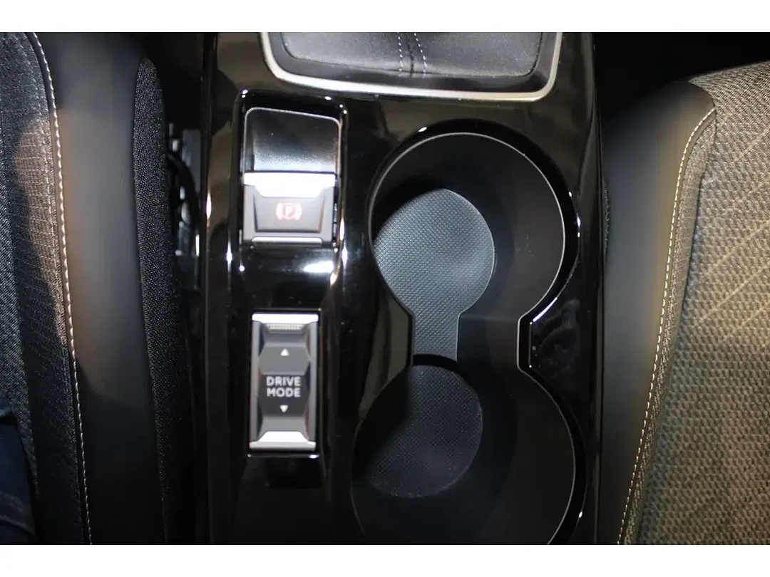 Peugeot 208 - Thumbnail 8