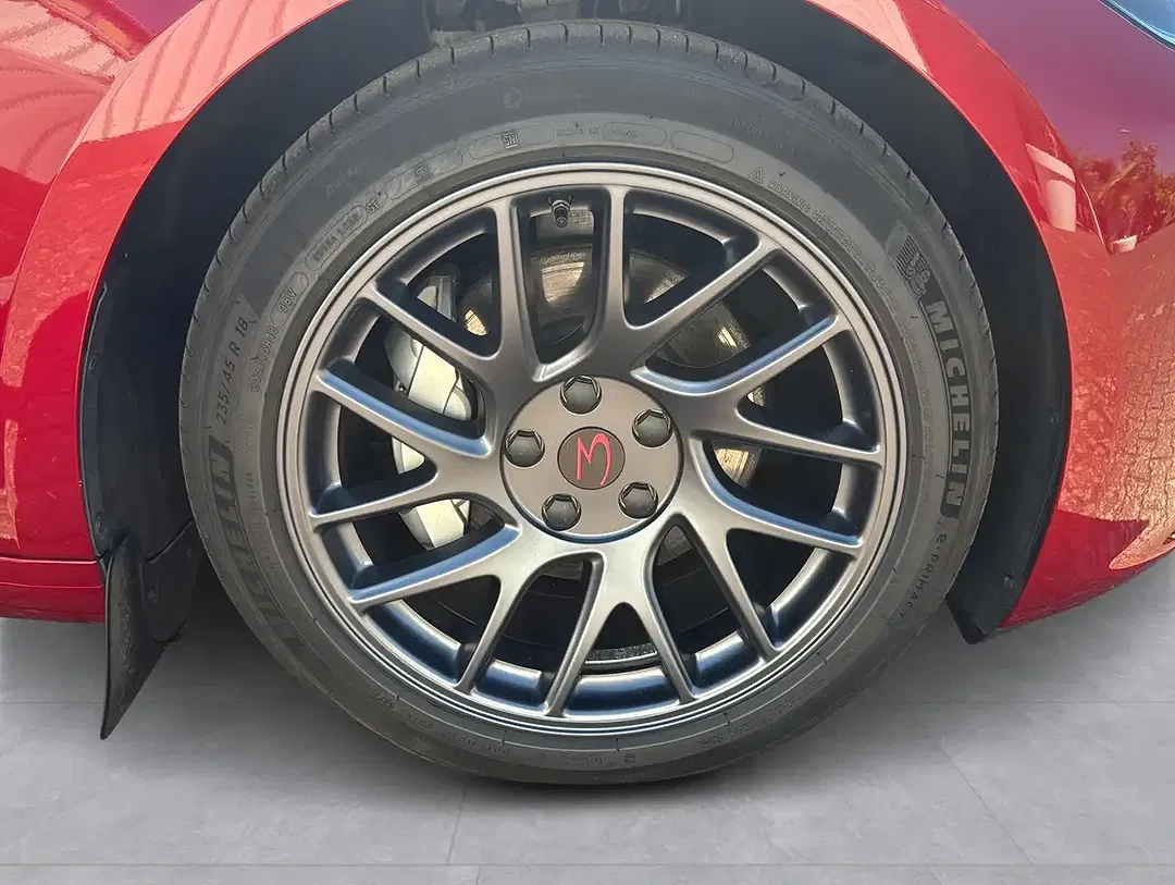 Tesla Model 3 - Thumbnail 21