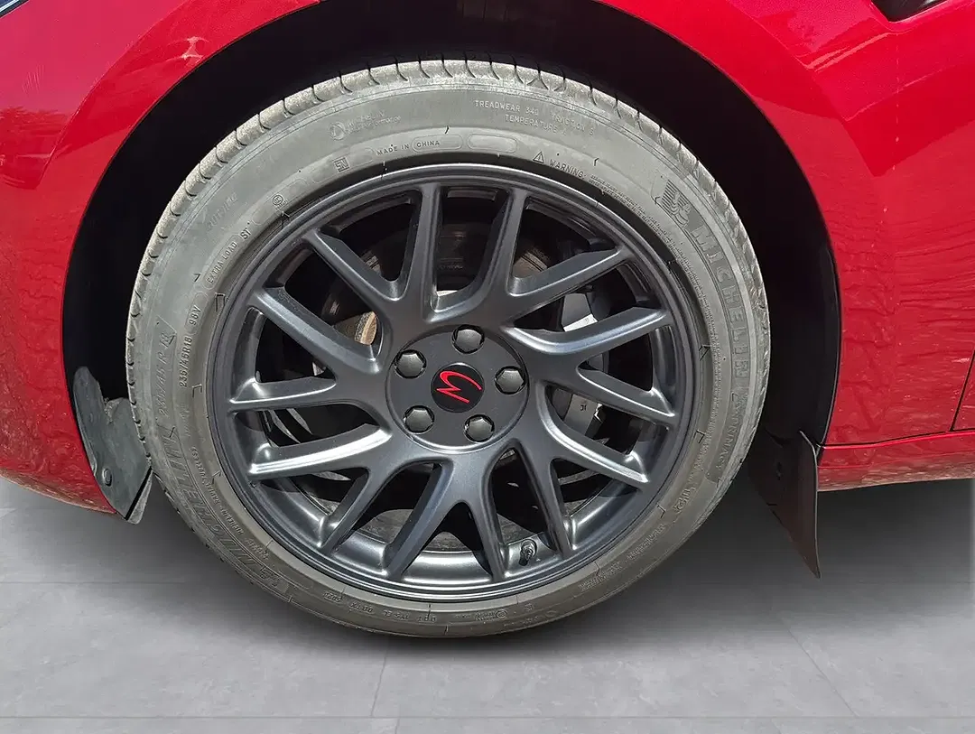 Tesla Model 3 - Thumbnail 23