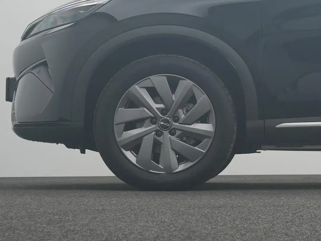BYD Atto 3 - Thumbnail 5