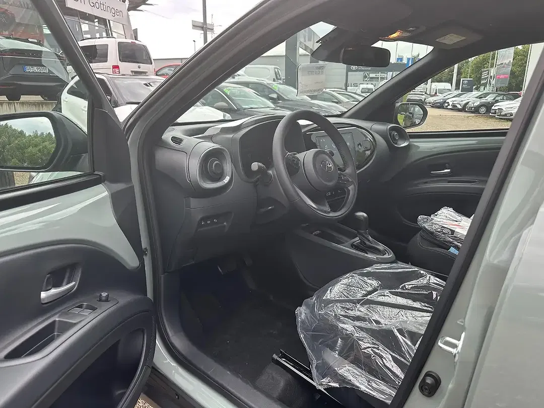 Toyota Aygo - Thumbnail 9