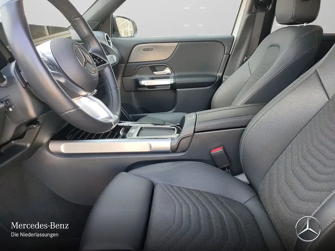 Mercedes-Benz GLB 250 - Thumbnail 10