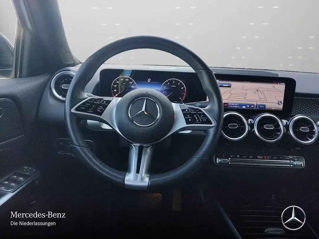 Mercedes-Benz GLB 250 - Thumbnail 12