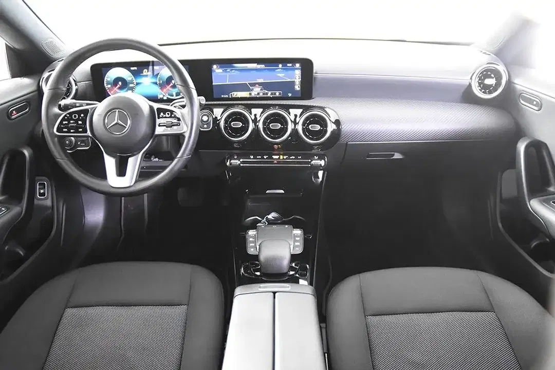 Mercedes-Benz CLA 200 AUT - foto 2