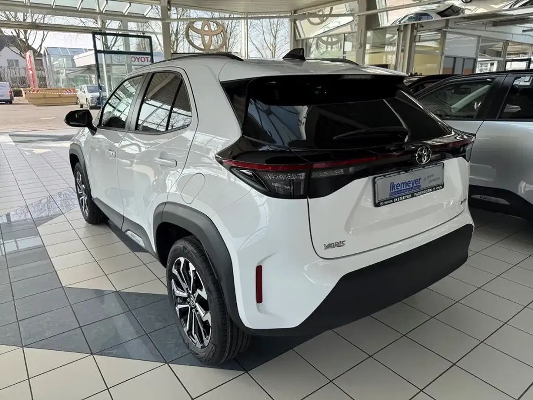 Toyota Yaris Cross - Thumbnail 4