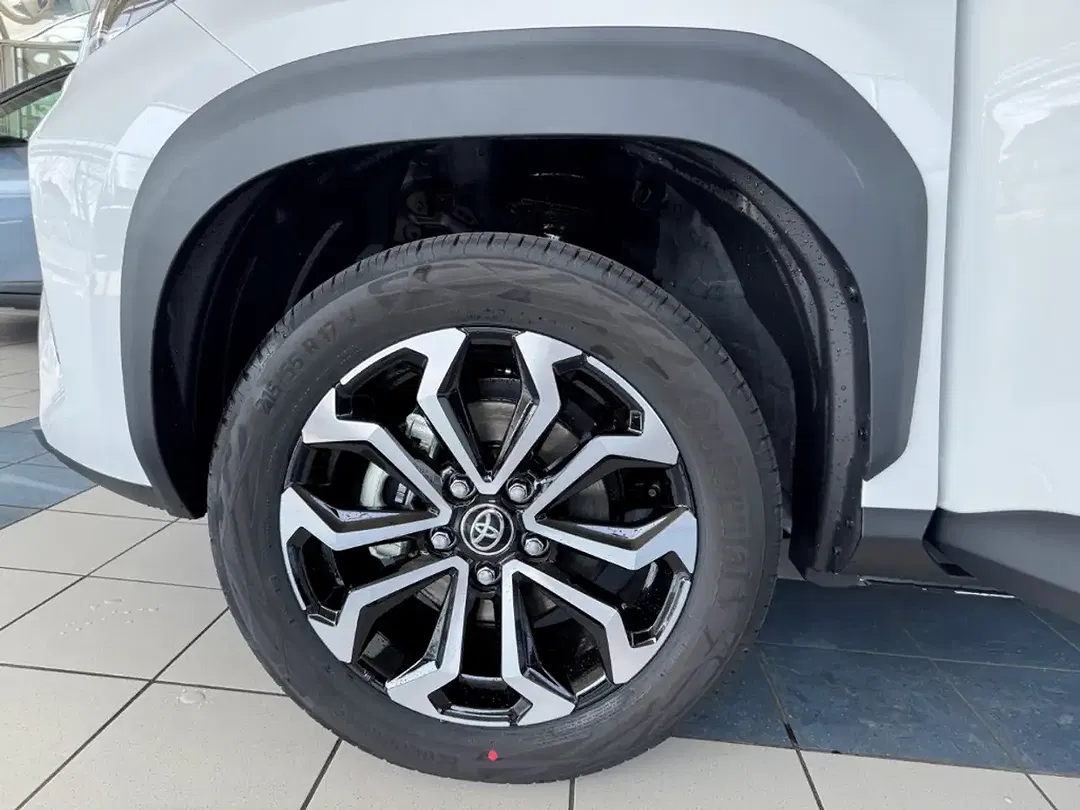 Toyota Yaris Cross - Thumbnail 5