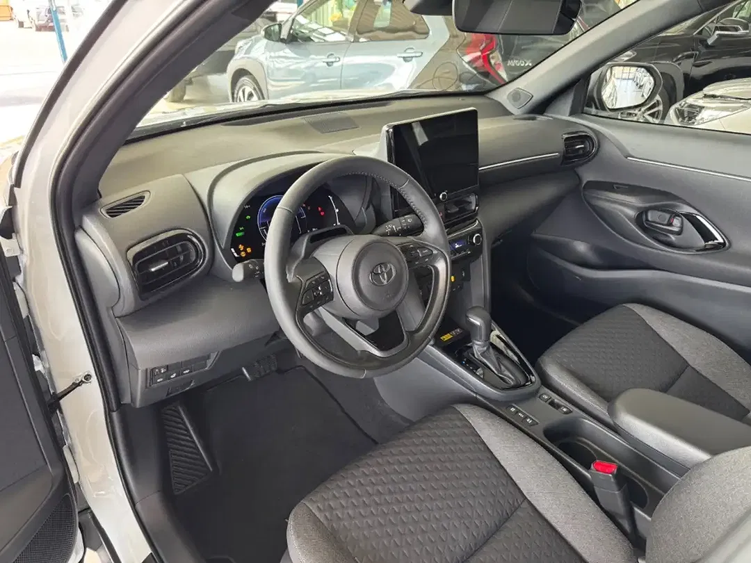 Toyota Yaris Cross - Thumbnail 9