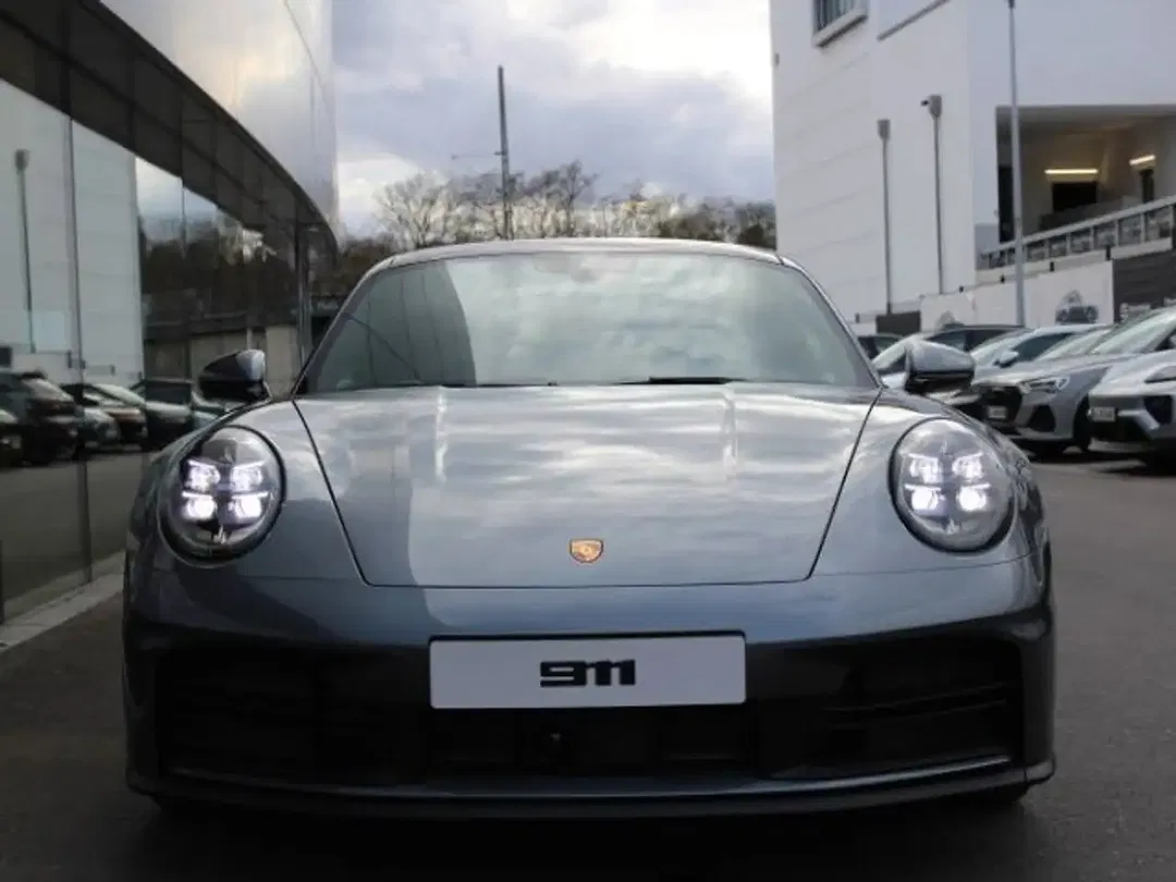 Porsche 992 - Thumbnail 6