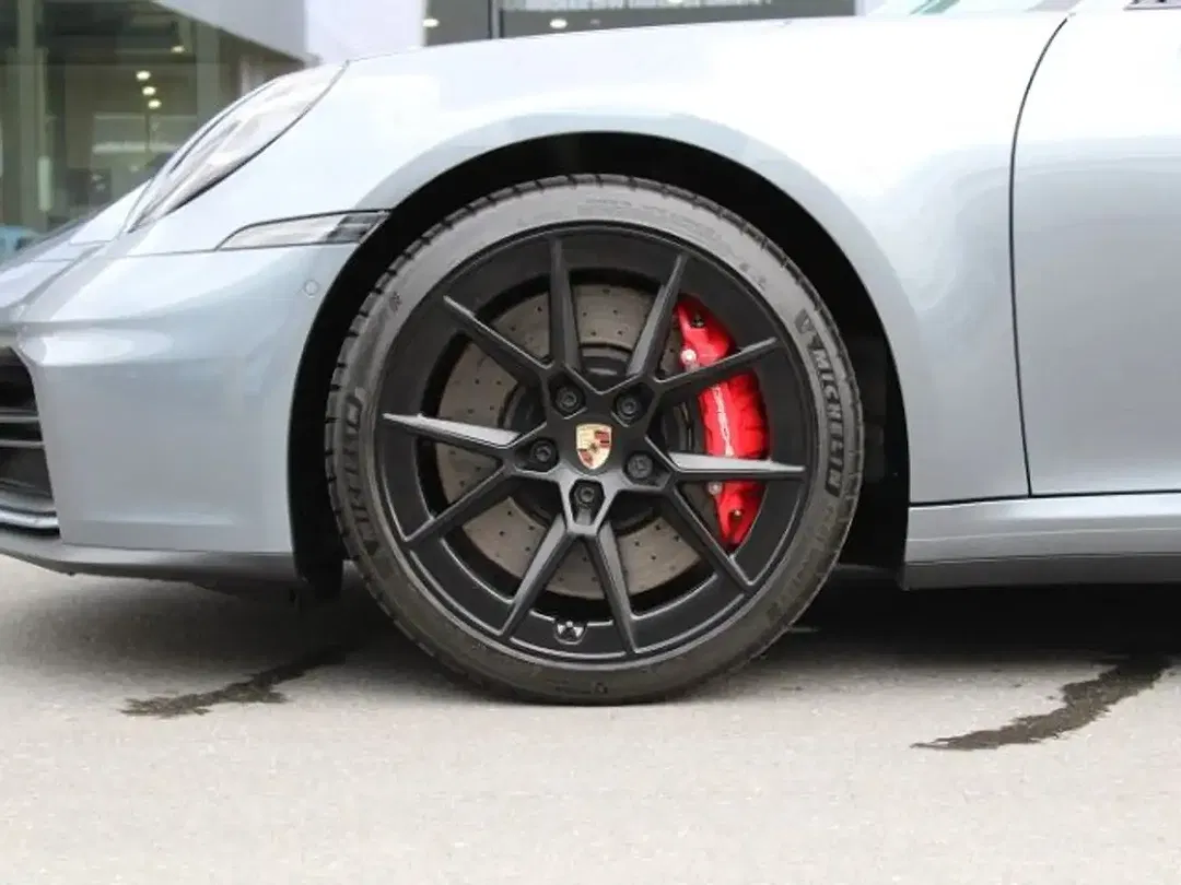 Porsche 992 - Thumbnail 9