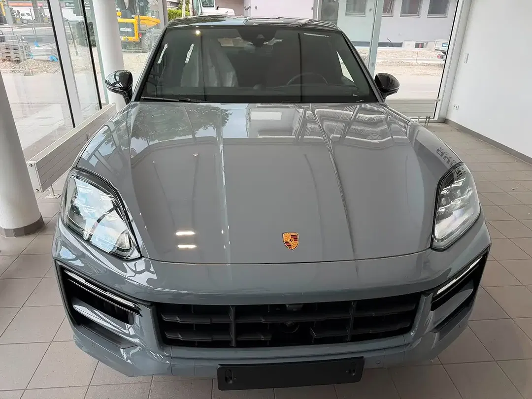 Porsche Cayenne - Thumbnail 4