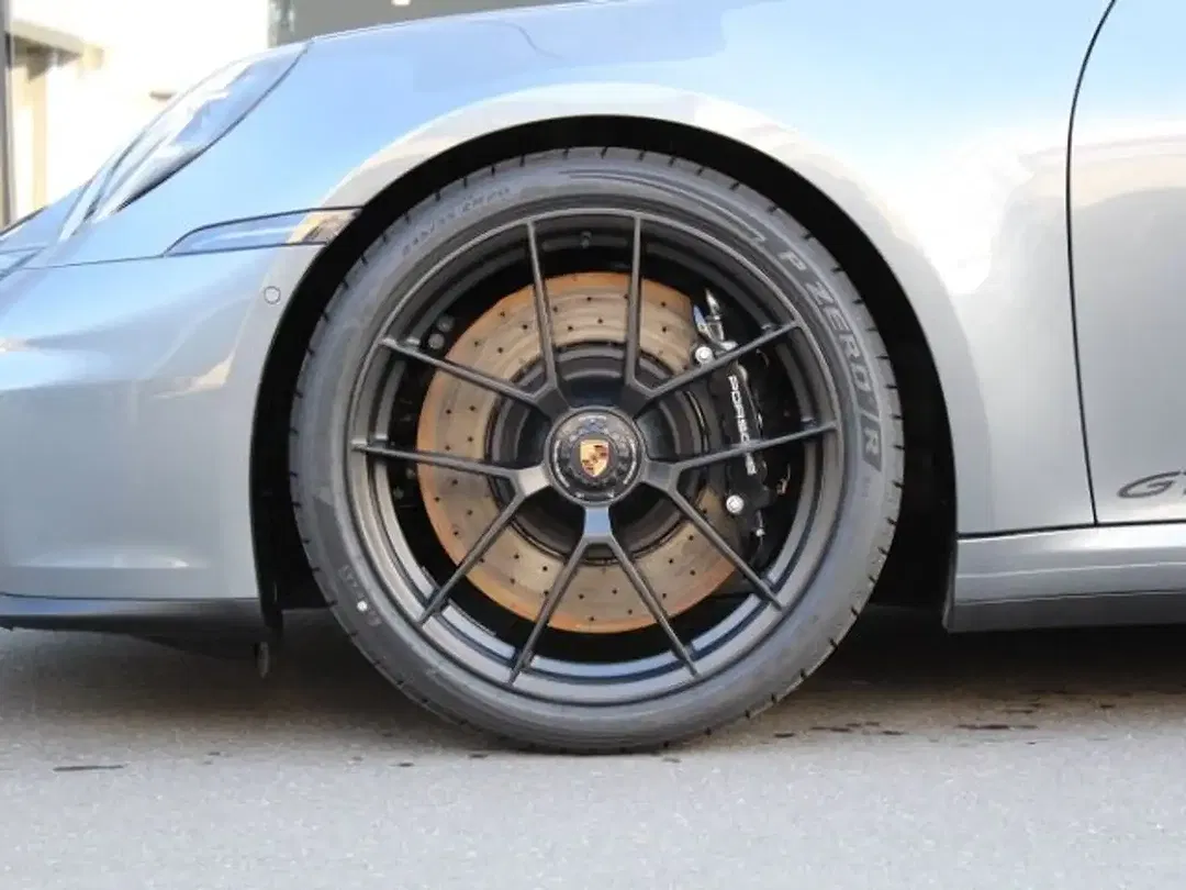 Porsche 992 - Thumbnail 10