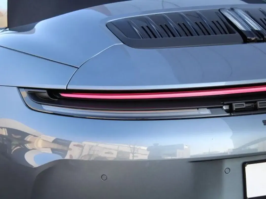 Porsche 992 - Thumbnail 12