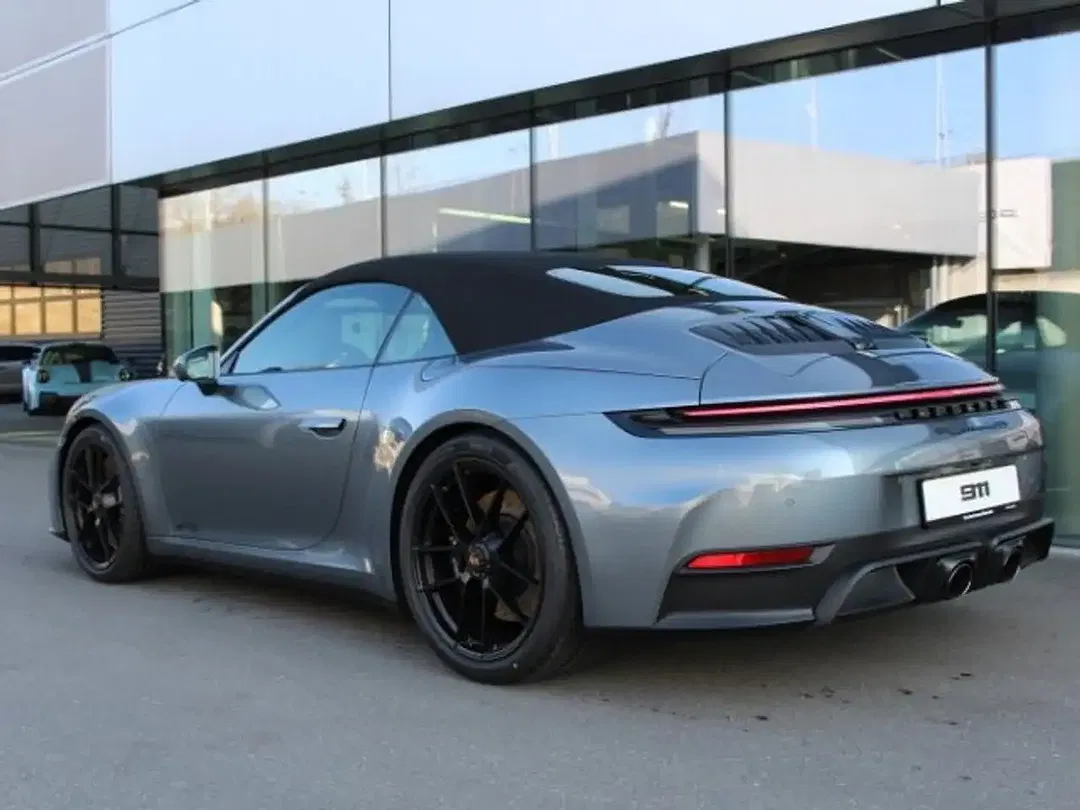 Porsche 992 - Thumbnail 3