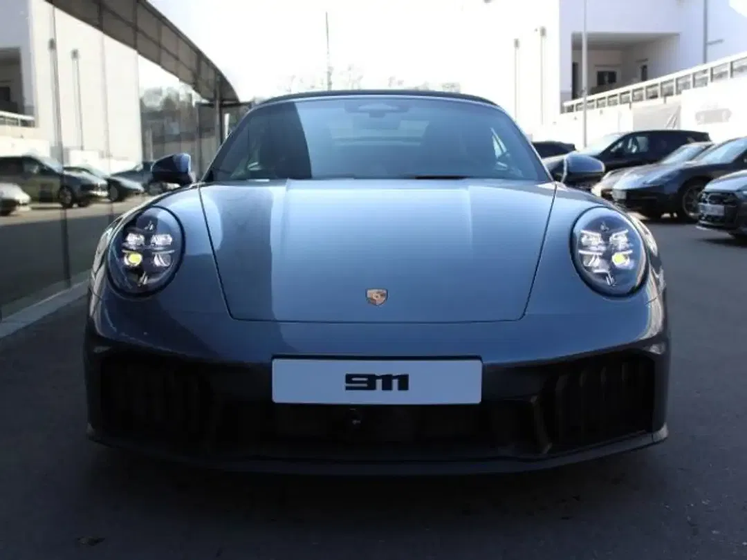 Porsche 992 - Thumbnail 6