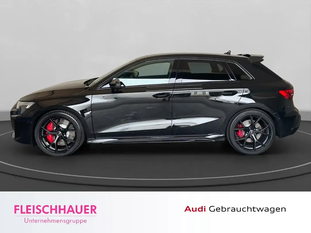 Audi RS3 - Thumbnail 3