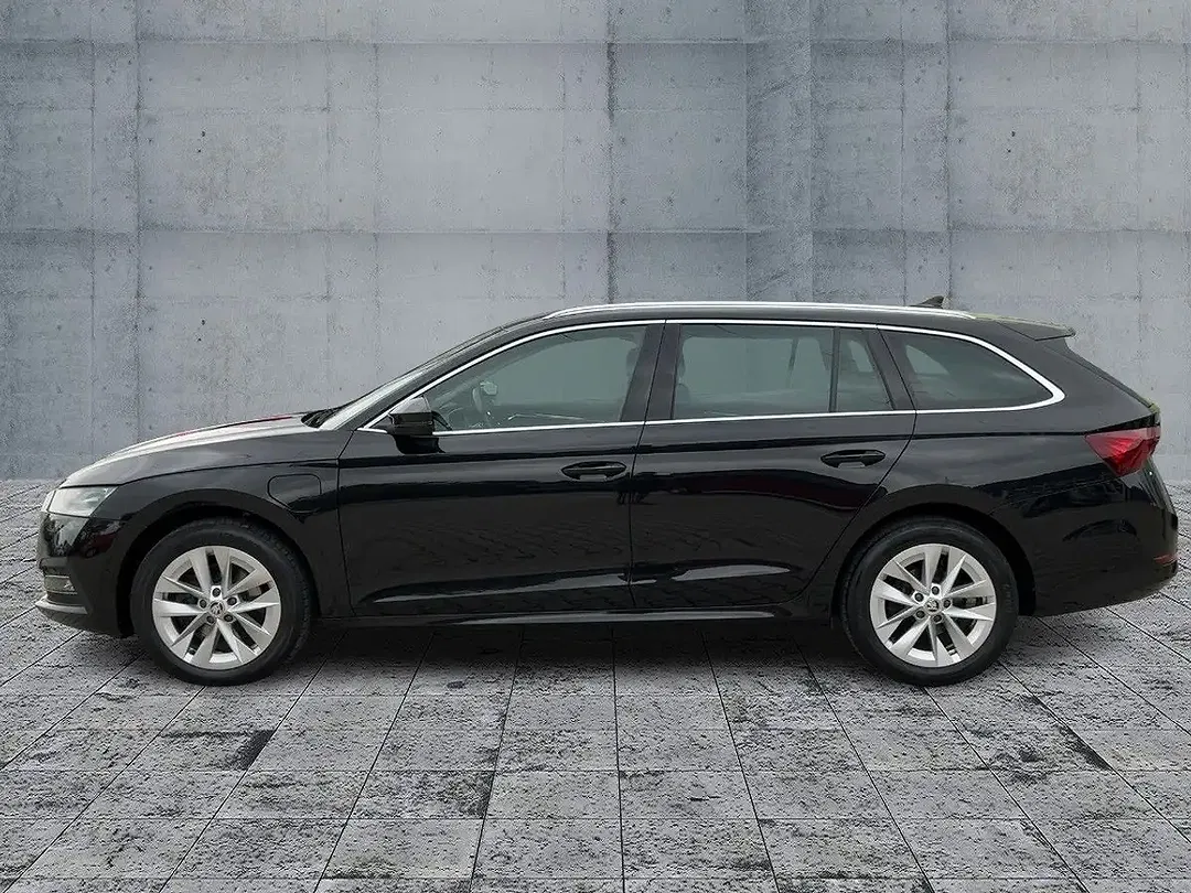 Skoda Octavia - Thumbnail 3