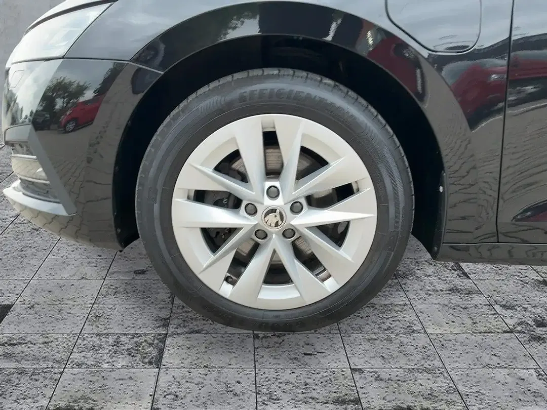 Skoda Octavia - Thumbnail 7
