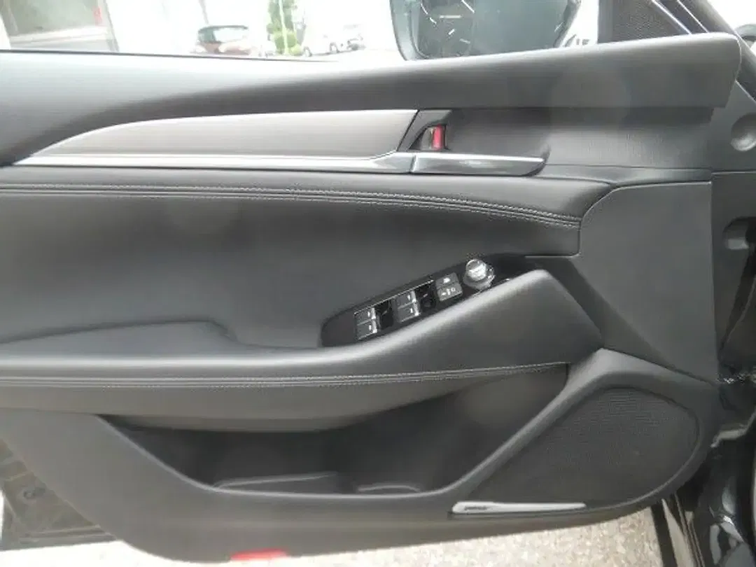 Mazda 6 - Thumbnail 3