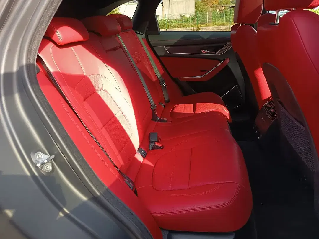Jaguar F-Pace - Thumbnail 13