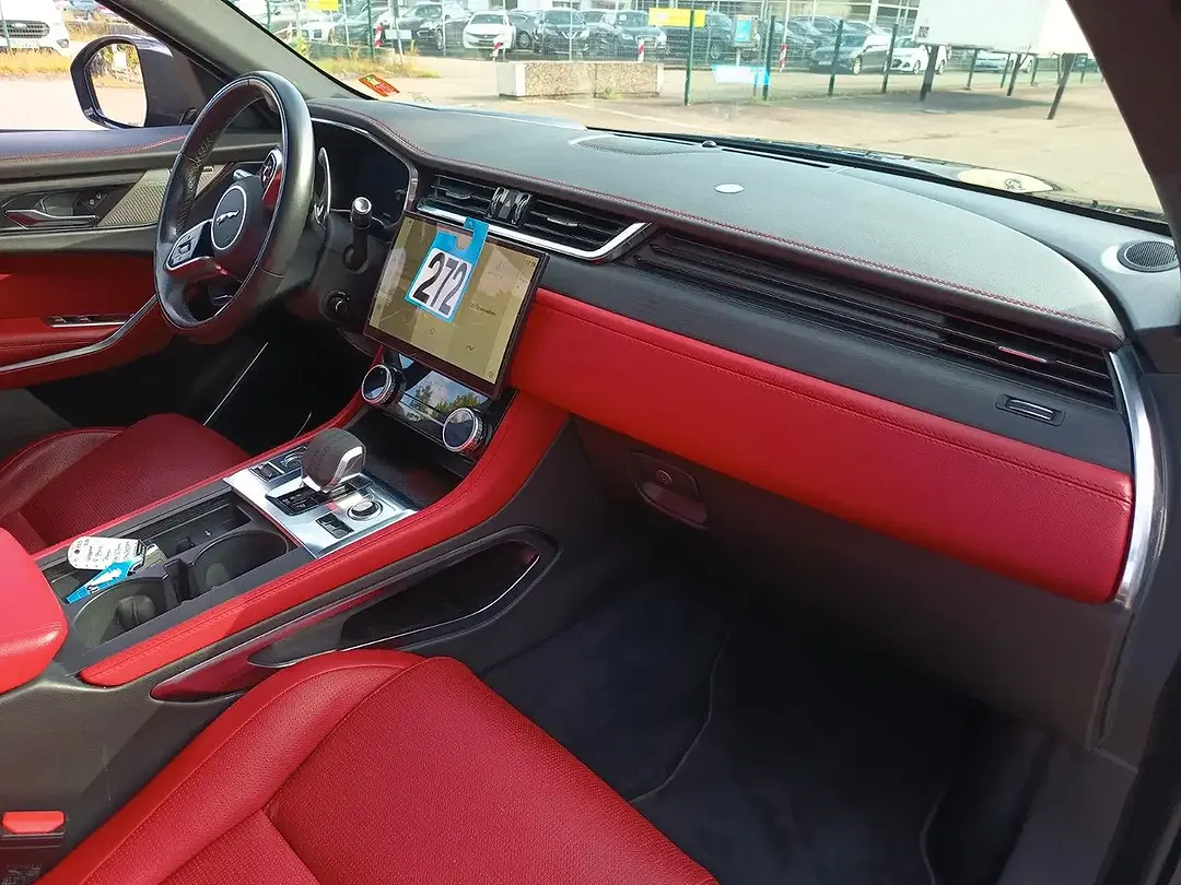 Jaguar F-Pace - Thumbnail 14