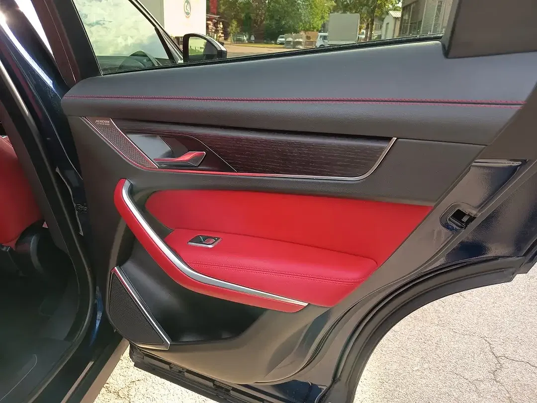 Jaguar F-Pace 4x4 R-Dynamic SE - foto 15