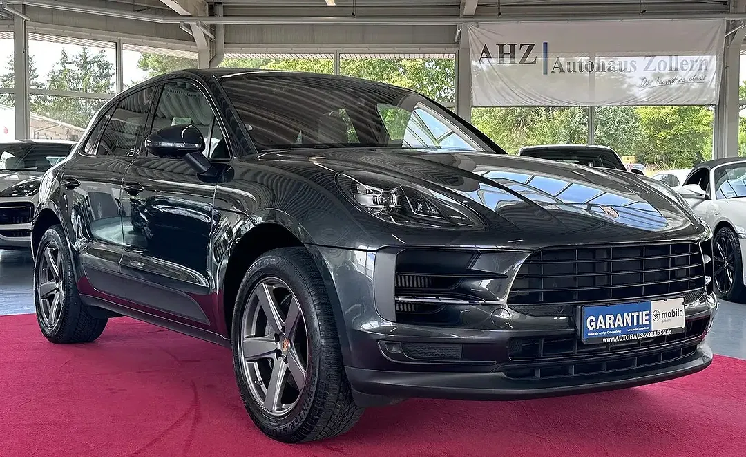 Porsche Macan - Thumbnail 1