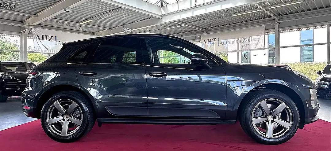 Porsche Macan - Thumbnail 2