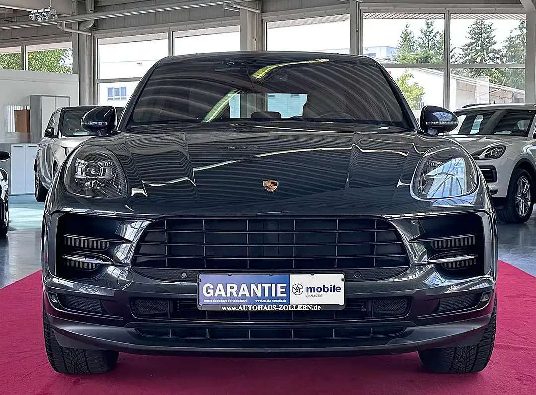 Porsche Macan - Thumbnail 3