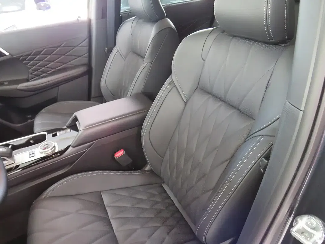 Mitsubishi Outlander - Thumbnail 6