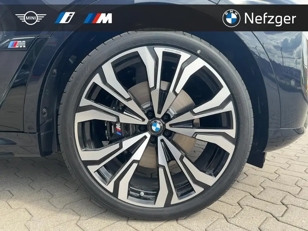BMW X7 - Thumbnail 12