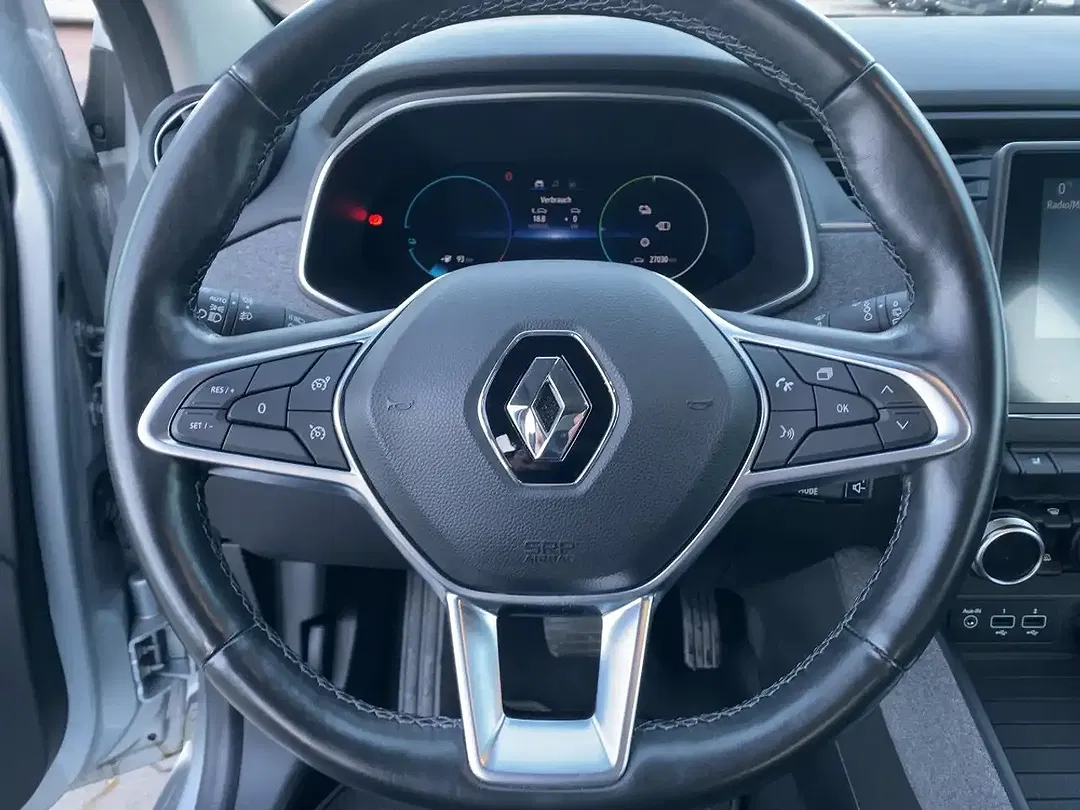 Renault ZOE - Thumbnail 10