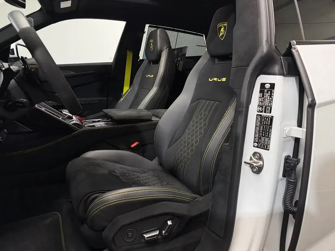 Lamborghini Urus - Thumbnail 10