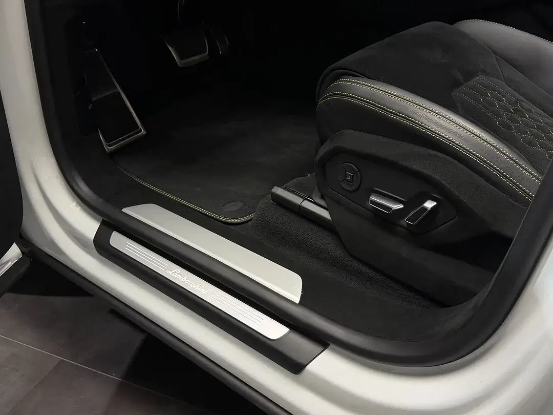 Lamborghini Urus - Thumbnail 11