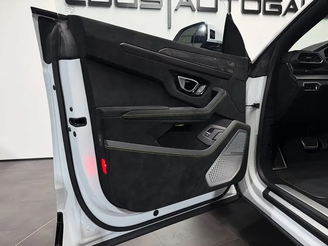 Lamborghini Urus - Thumbnail 12