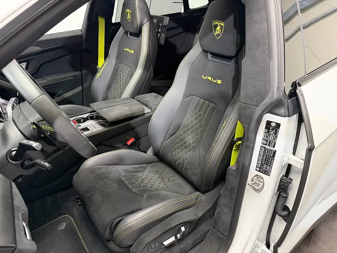 Lamborghini Urus - Thumbnail 13