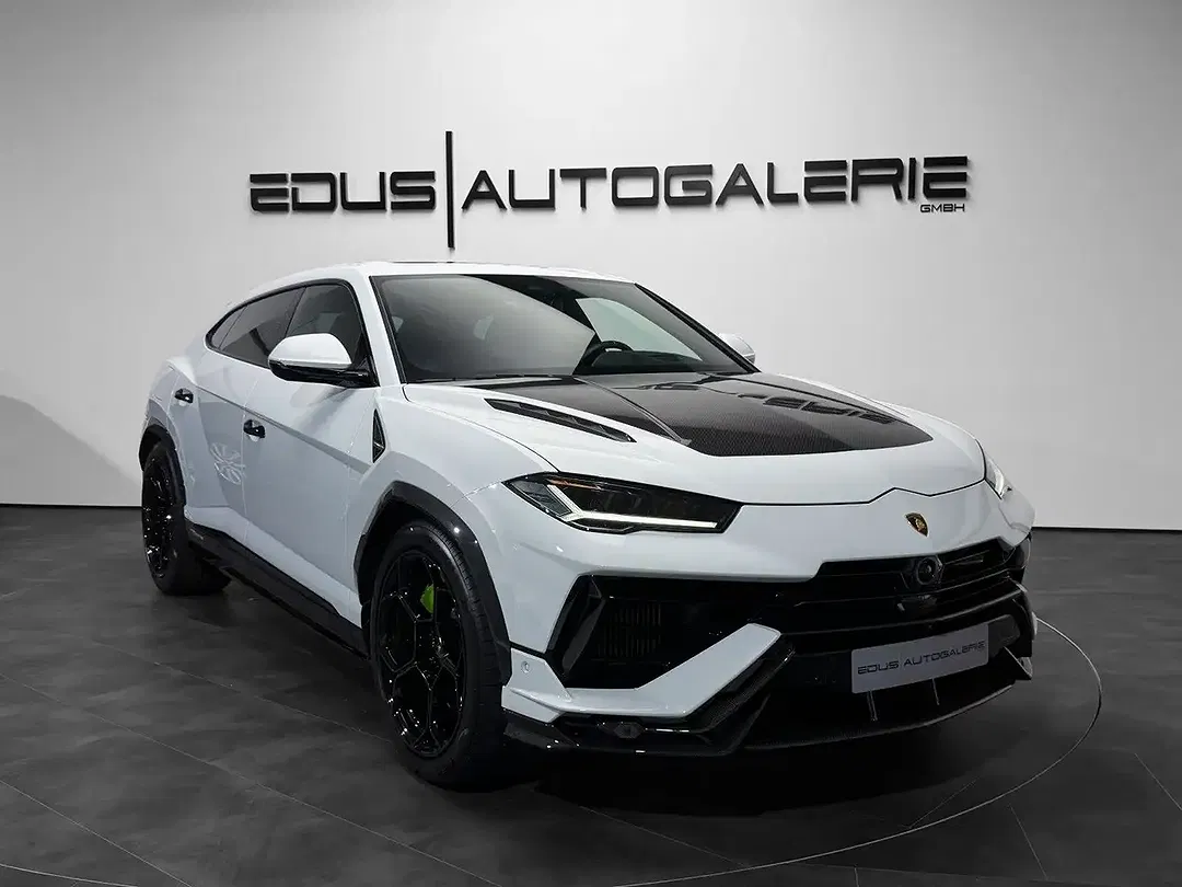Lamborghini Urus - Thumbnail 3