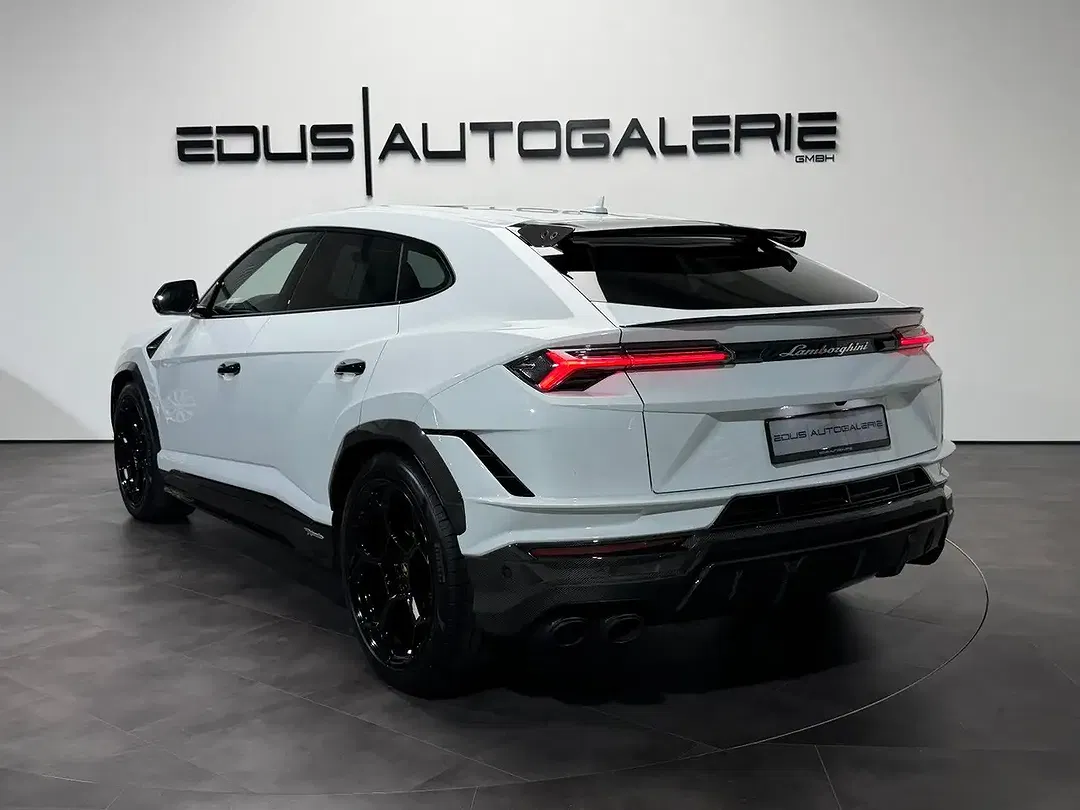 Lamborghini Urus - Thumbnail 6