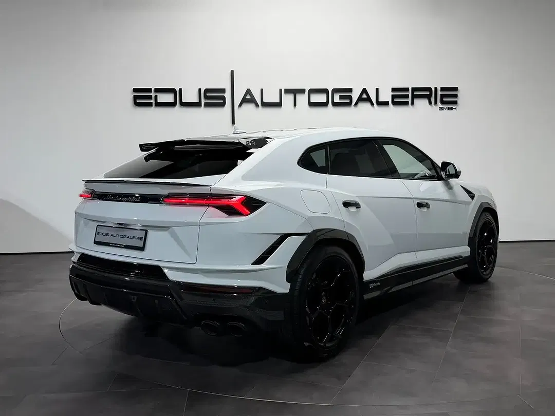 Lamborghini Urus - Thumbnail 8