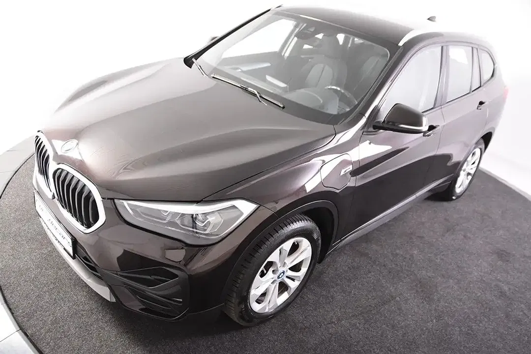 BMW X1 - Thumbnail 4