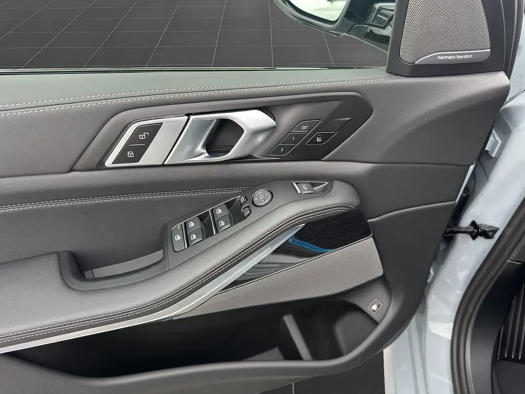 BMW X5 - Thumbnail 10