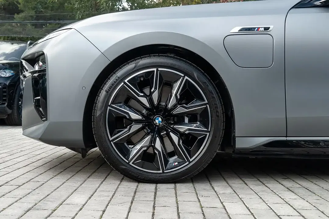 BMW 760 - Thumbnail 8