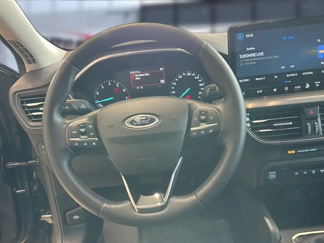 Ford Focus - Thumbnail 14