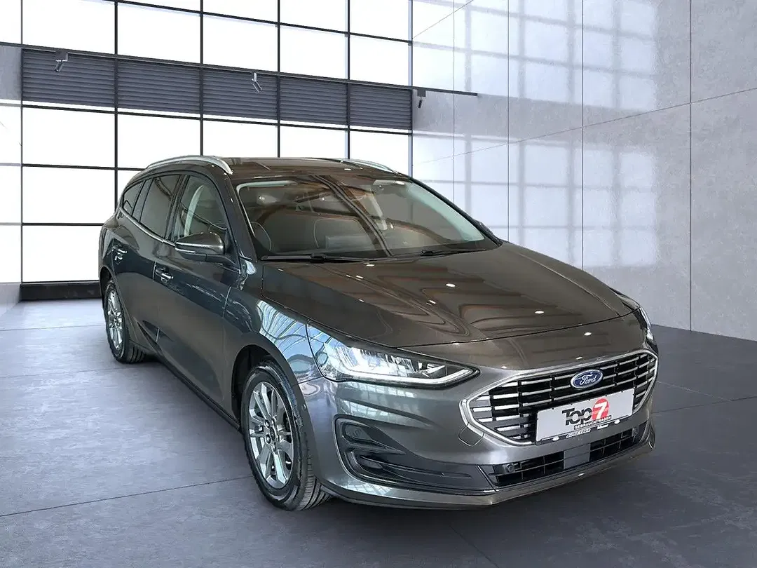 Ford Focus - Thumbnail 5