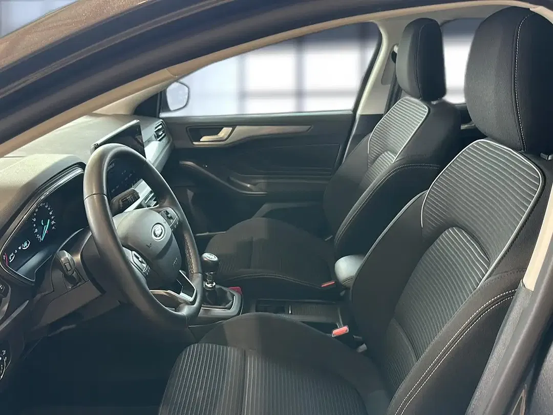 Ford Focus - Thumbnail 8
