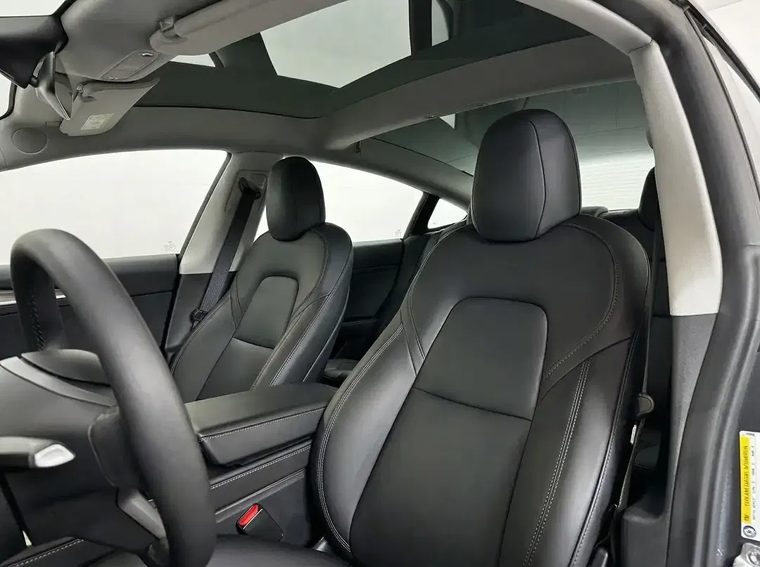 Tesla Model Y - Thumbnail 11