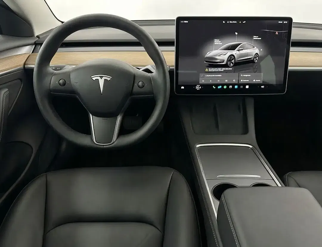 Tesla Model Y - Thumbnail 12