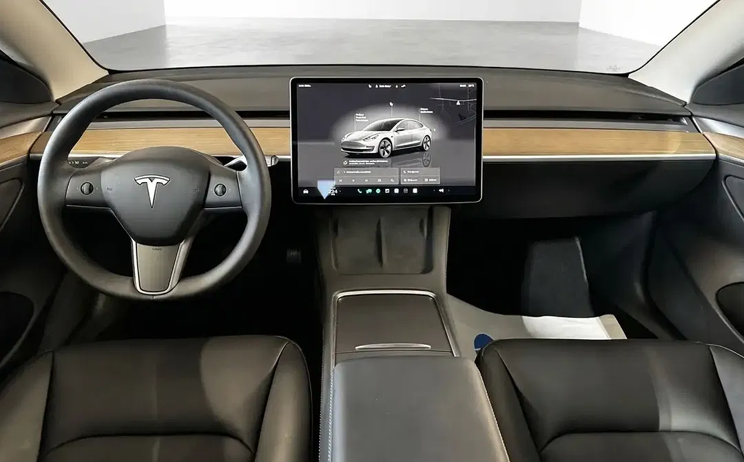 Tesla Model Y - Thumbnail 14