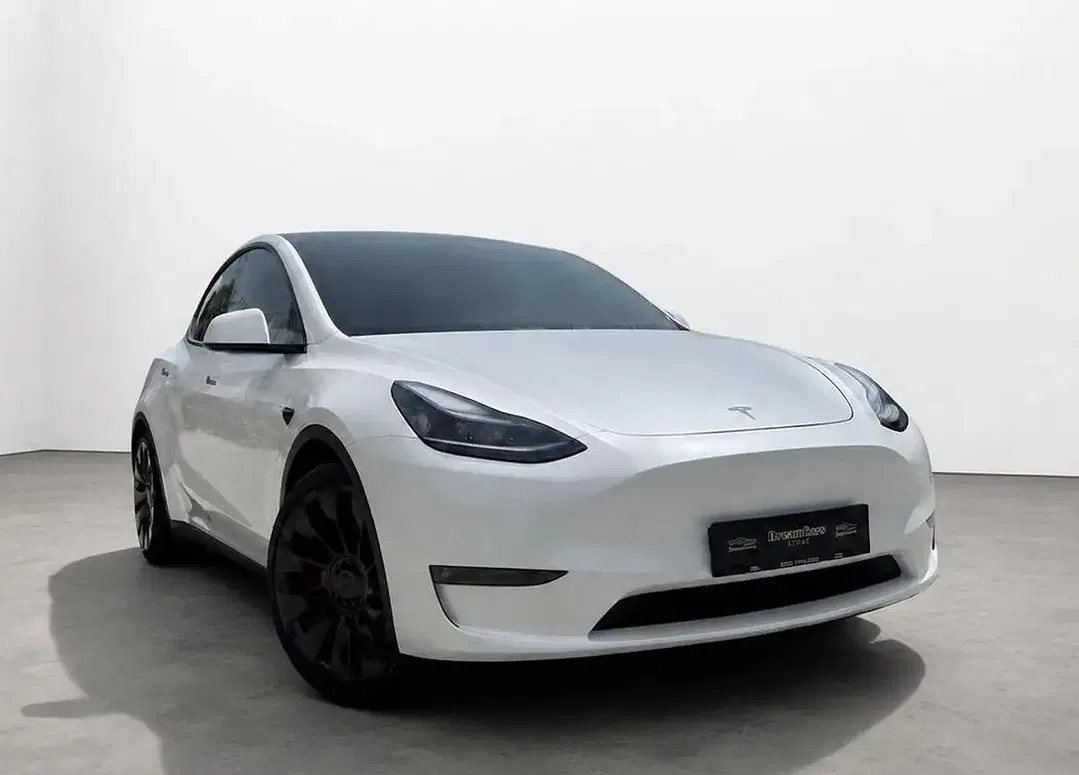 Tesla Model Y - Thumbnail 7