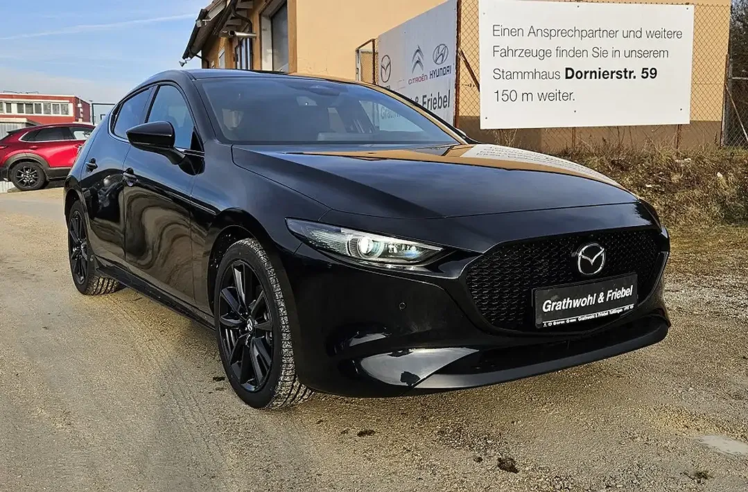 Mazda 3 - Thumbnail 3
